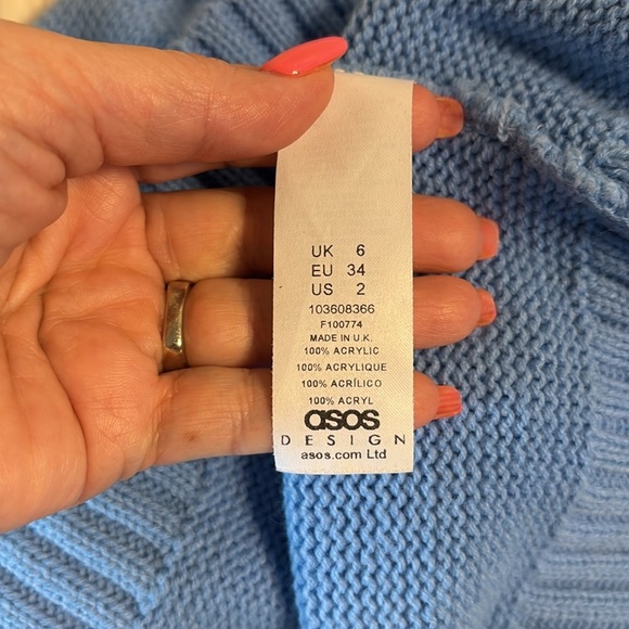 ASOS women’s petite oversized Smiley Face Sweater crew neck ribbed waist cuffs 2 - Picture 7 of 14